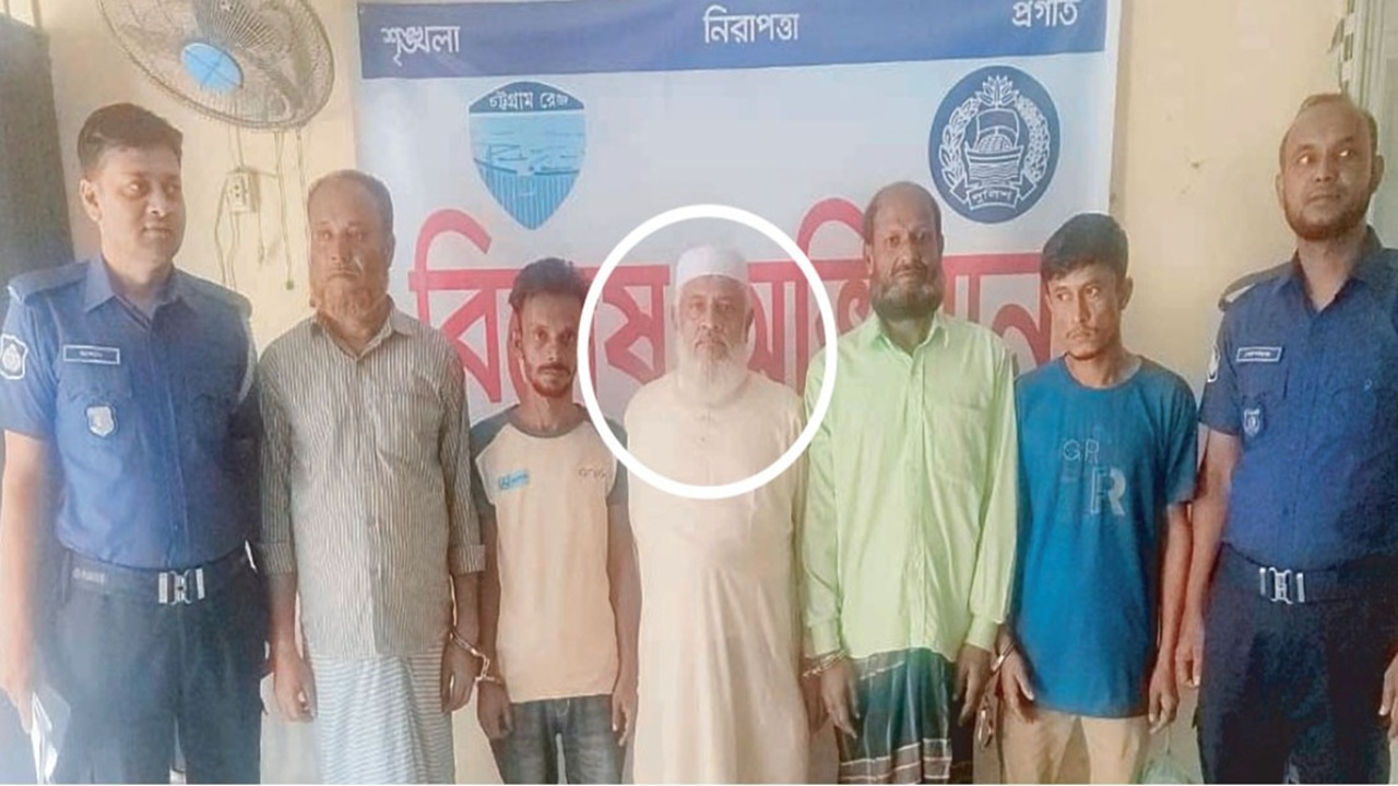 রহস্য উদঘাটন, বালিশচাপায় স্ত্রীকে হত্যা করেন স্বামী!
