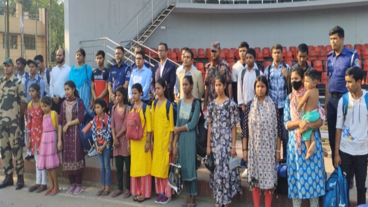 দেশে ফিরলো ভারতে পাচার হওয়া ২১ কিশোর-কিশোরী