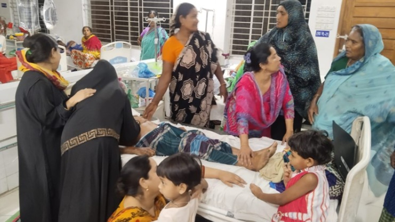 মানিকগঞ্জে হাসপাতালে ভুল রক্ত পুশে রোগীর মৃত্যুর অভিযোগ
