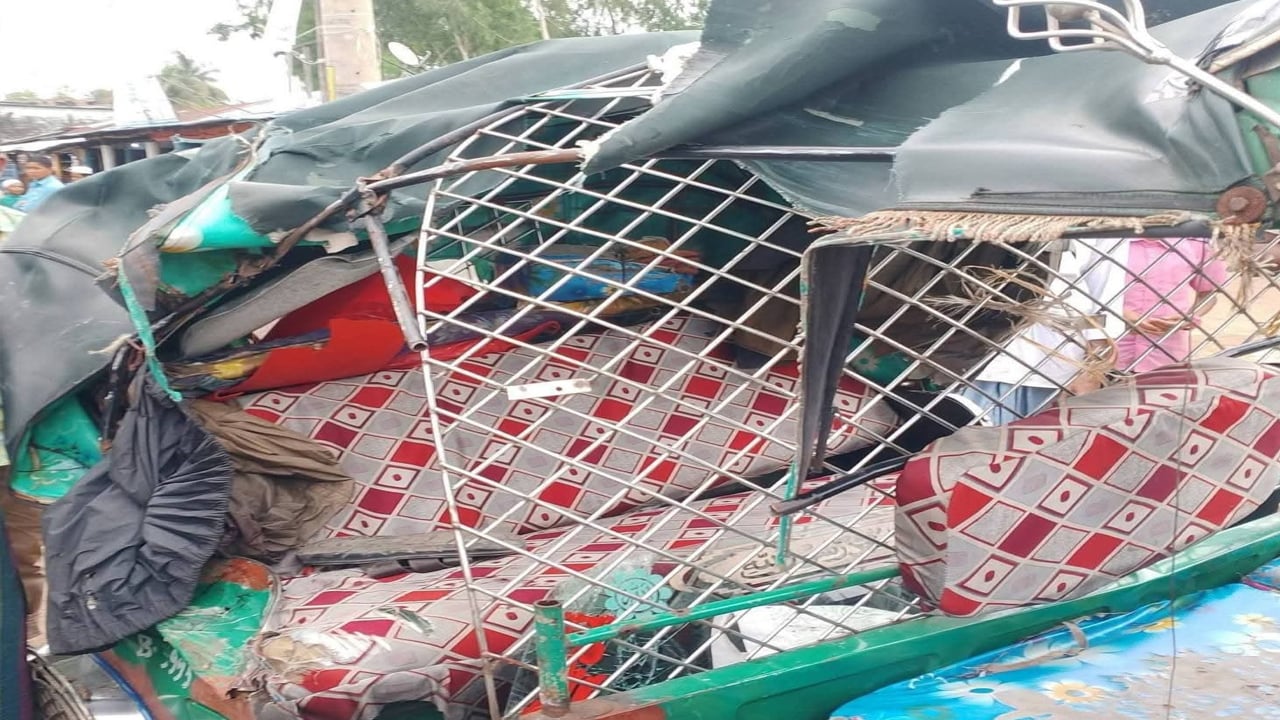 পেকুয়ায় বাস-সিএনজি সংঘর্ষে আহত ৫
