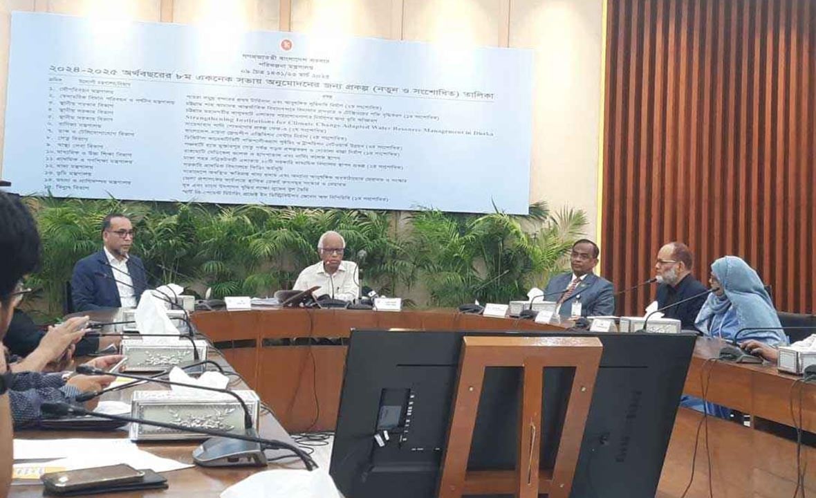 পায়রা বন্দর বাংলাদেশের অর্থনীতির বিষফোড়া: পরিকল্পনা উপদেষ্টা