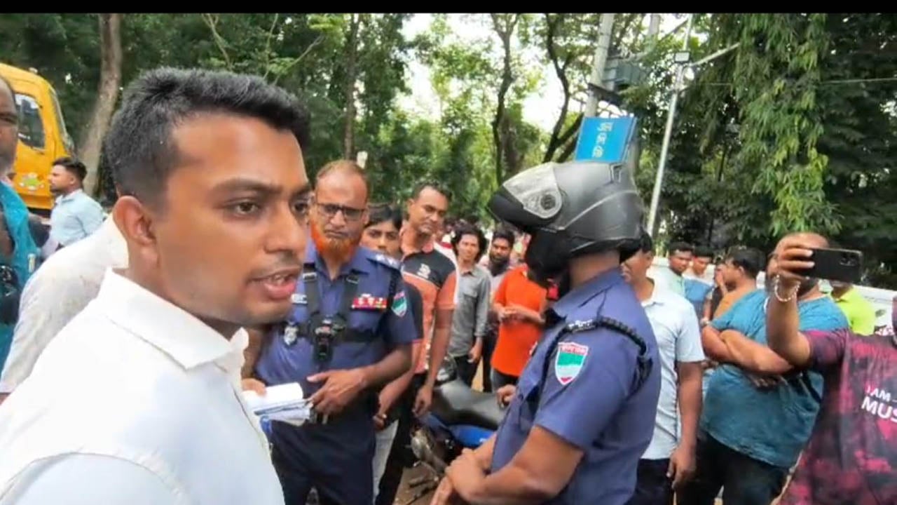 ভ্রাম্যমাণ আদালতে দণ্ডিত সেই পুলিশ সদস্যকে অব্যাহতি