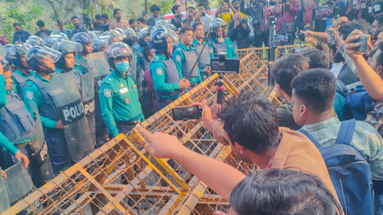 জুলাই গণহত্যায় জড়িত পুলিশের তালিকা প্রকাশসহ পাঁচ দফা দাবিতে স্মারকলিপি