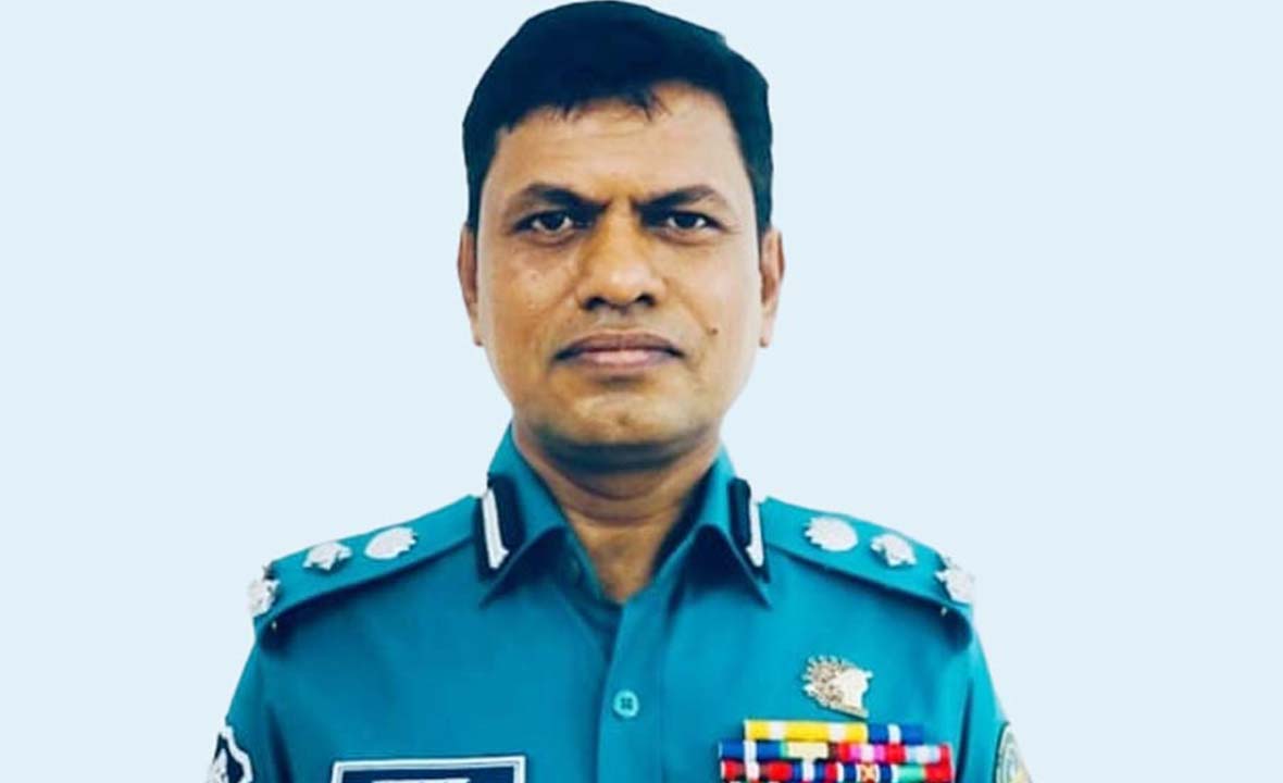 সাবেক ডিআইজি মোল্যা নজরুল ৫ দিনের রিমান্ডে