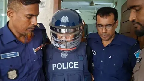 সাভারে পুলিশ সদস্যকে পিটিয়ে হত্যা, ৫ দিনের রিমান্ডে প্রধান আসামি
