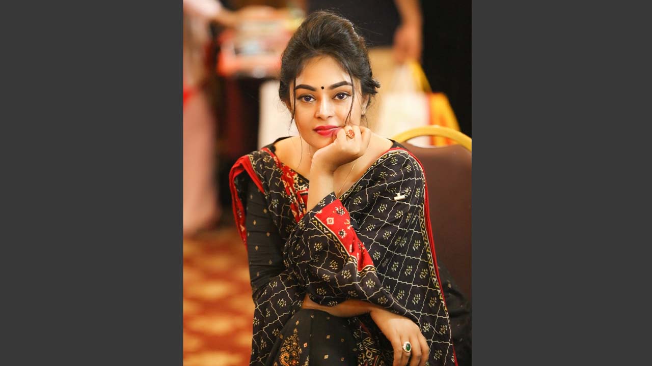 এই মুহূর্তে প্রবল ইচ্ছে সিনেমায় অভিনয় করার: পড়শী রুমী
