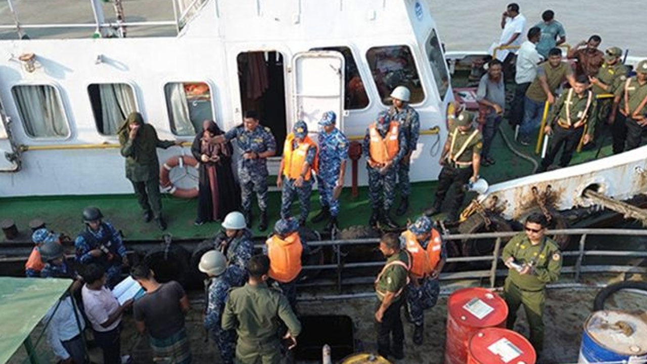 চট্টগ্রামে ৬ হাজার লিটার ডিজেল জব্দ, ১২ পাচারকারী আটক
