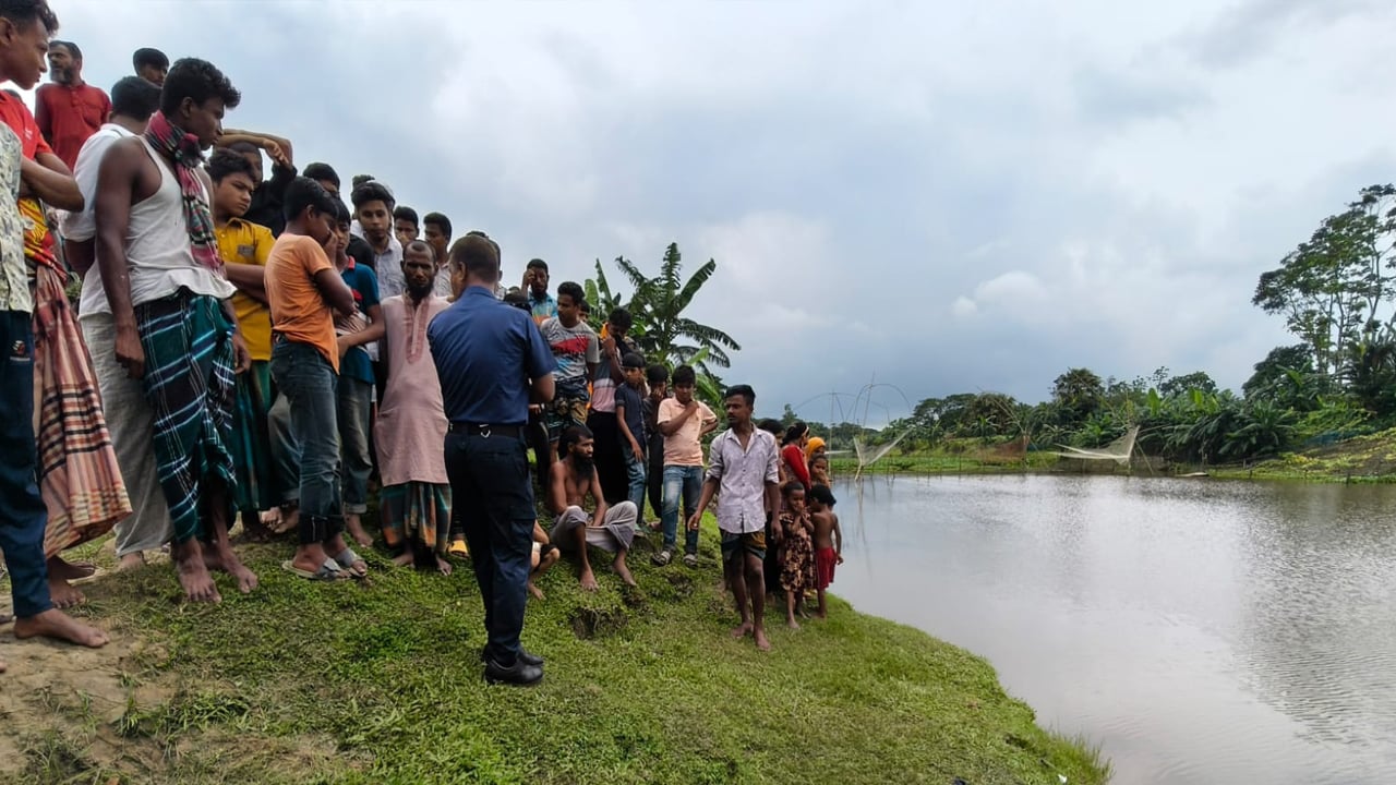 পূর্বধলায় নদী থেকে নবজাতকের লাশ উদ্ধার
