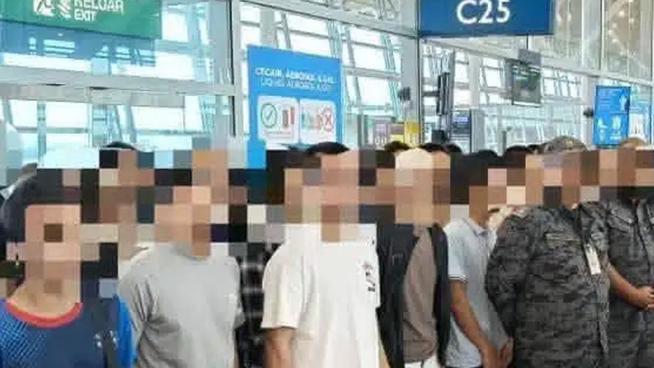 বাংলাদেশিসহ ১৩৫ প্রবাসীকে ফেরত পাঠাল মালয়েশিয়া