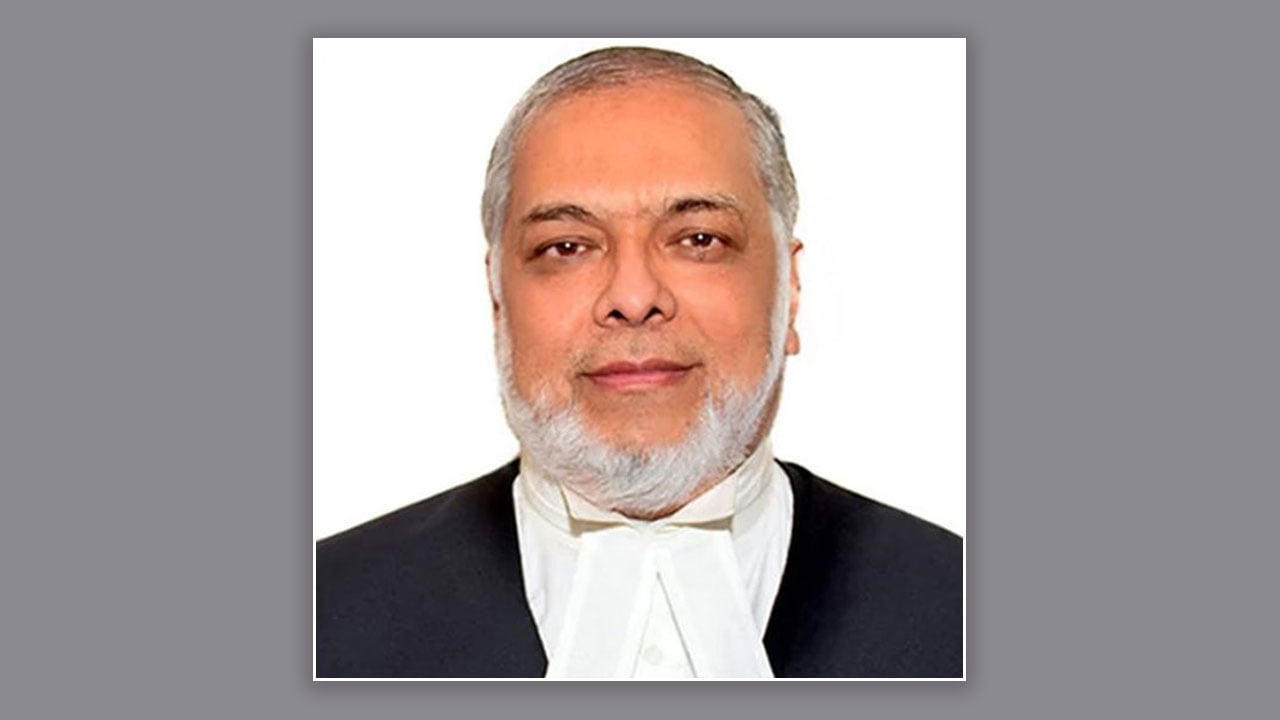 প্রধান বিচারপতি আট দিনের ছুটিতে যাচ্ছেন আজ
