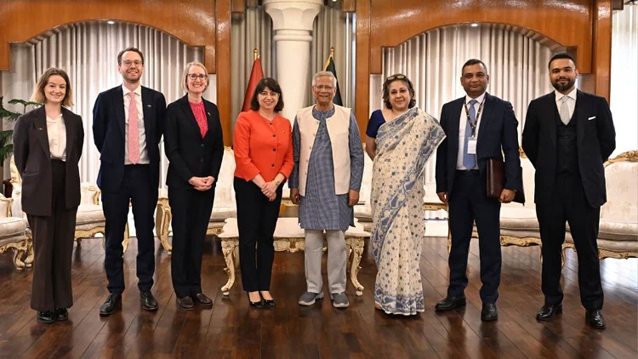 প্রধান উপদেষ্টার সঙ্গে যুক্তরাজ্যের আন্ডার সেক্রেটারির সৌজন্য সাক্ষাৎ