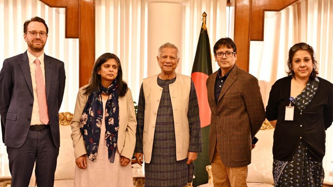 প্রধান উপদেষ্টার সঙ্গে রূপা হকের সাক্ষাৎ, অবাধ ও সুষ্ঠু নির্বাচনের আশ্বাস