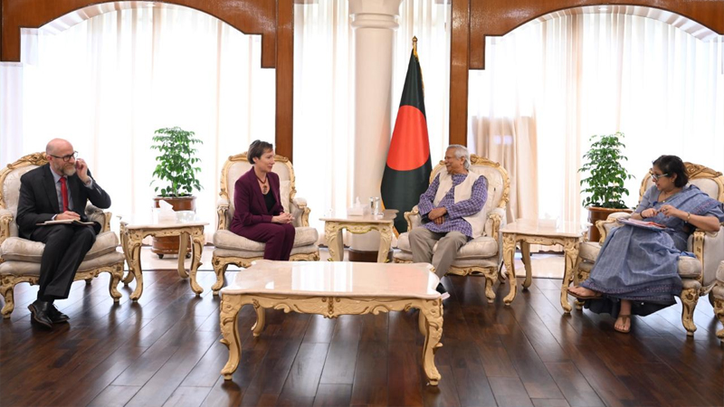 অব্যাহত মার্কিন সমর্থন চান প্রধান উপদেষ্টা