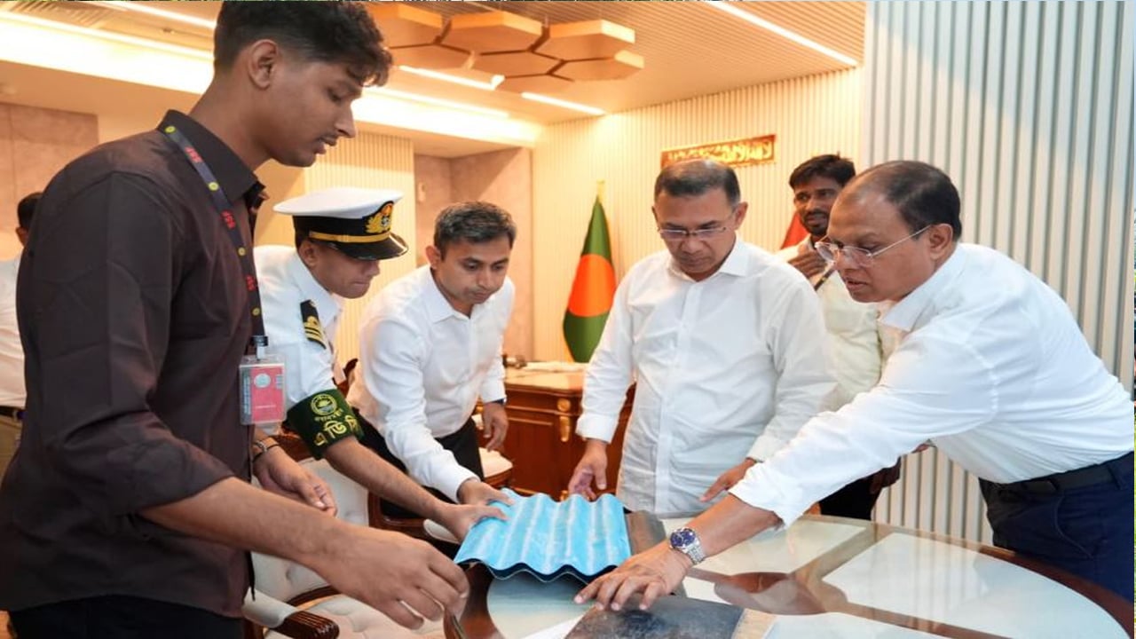 শিক্ষার্থী সাজ্জাদুলের উদ্ভাবিত পণ্য পরিদর্শন প্রধানমন্ত্রীর