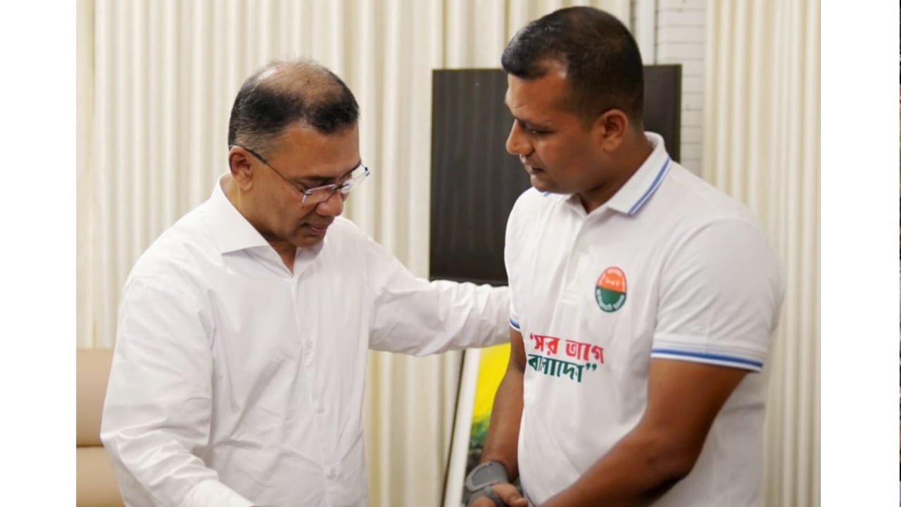 রাজনীতিতেই থাকতে চাই, চাকরি নয়: আবেগঘন স্ট্যাটাস ছাত্রদল নেতার
