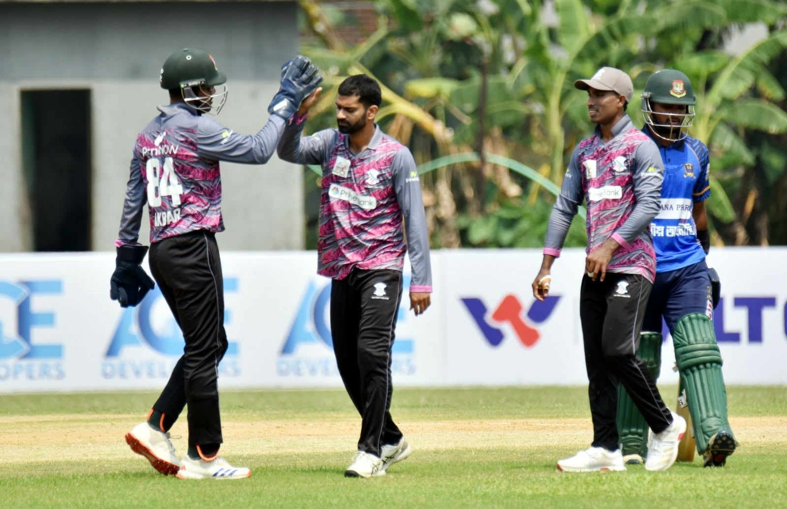 বৃষ্টিবিঘ্নিত দিনে প্রাইম ব্যাংক, বসুন্ধরা ও গুলশানের জয়