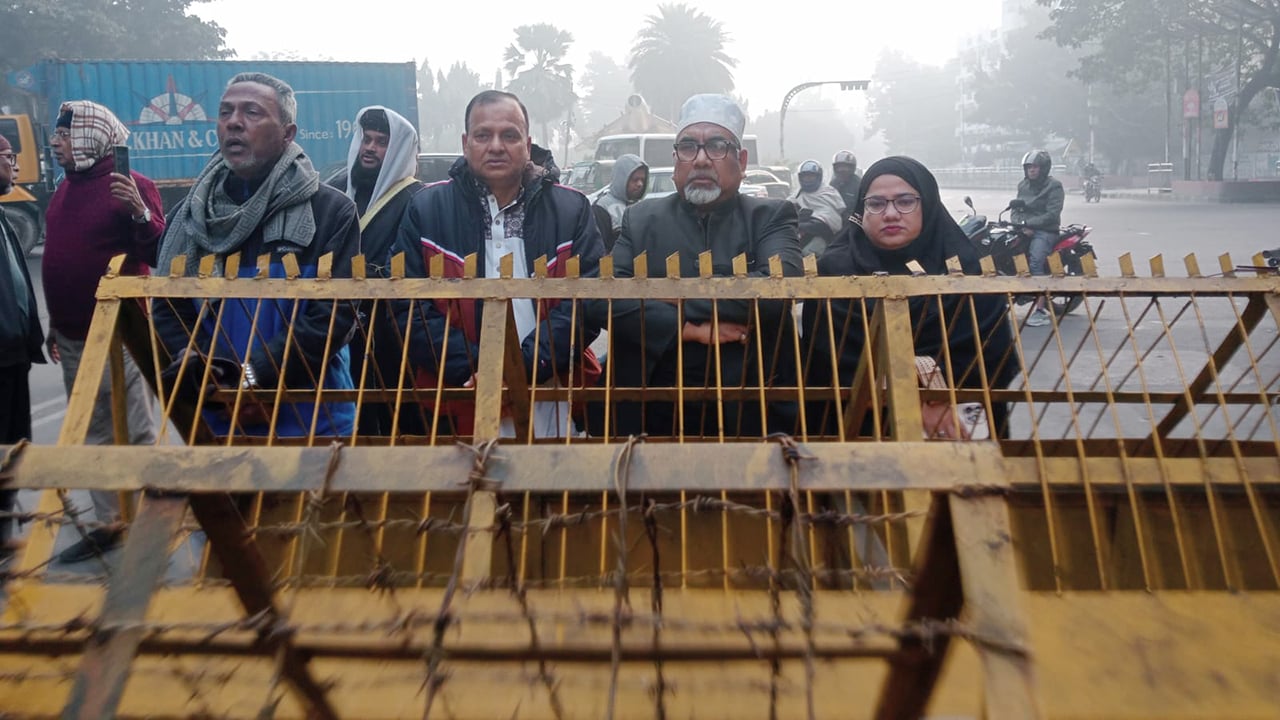 খালেদা জিয়ার কবর জিয়ারত করলেন এমরান সালেহ প্রিন্স