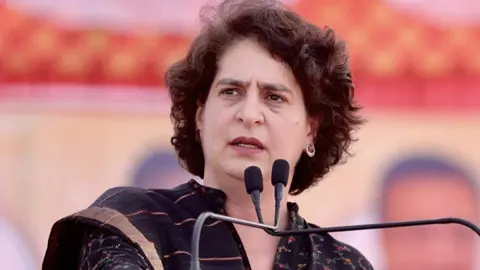 দিল্লিতে ধরপাকড়, মোদি সরকারকে স্বৈরাচার বললেন প্রিয়াঙ্কা গান্ধী