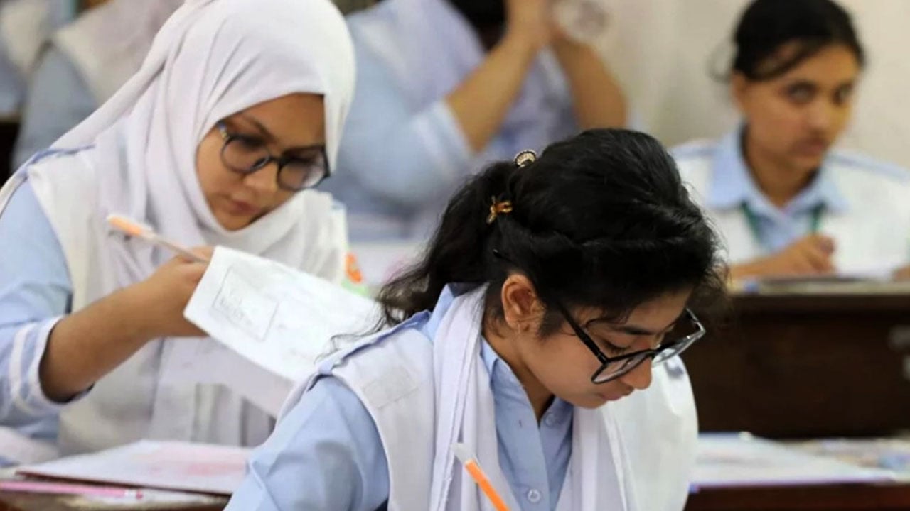 শিক্ষা বোর্ড ও বছরভেদে পরীক্ষার ফলে তারতম্য কতটা যৌক্তিক