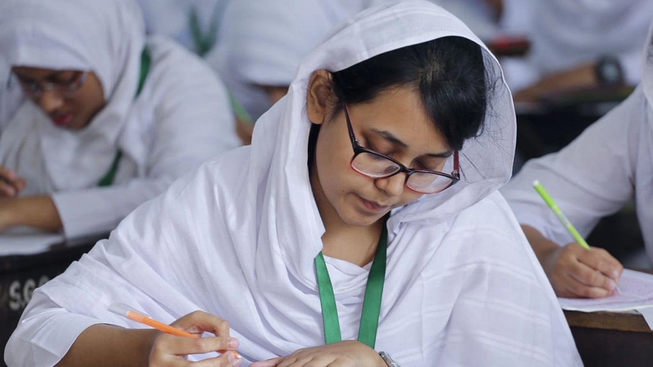 এবছর এইচএসসি-সমমান পরীক্ষার্থী ১২ লাখের বেশি
