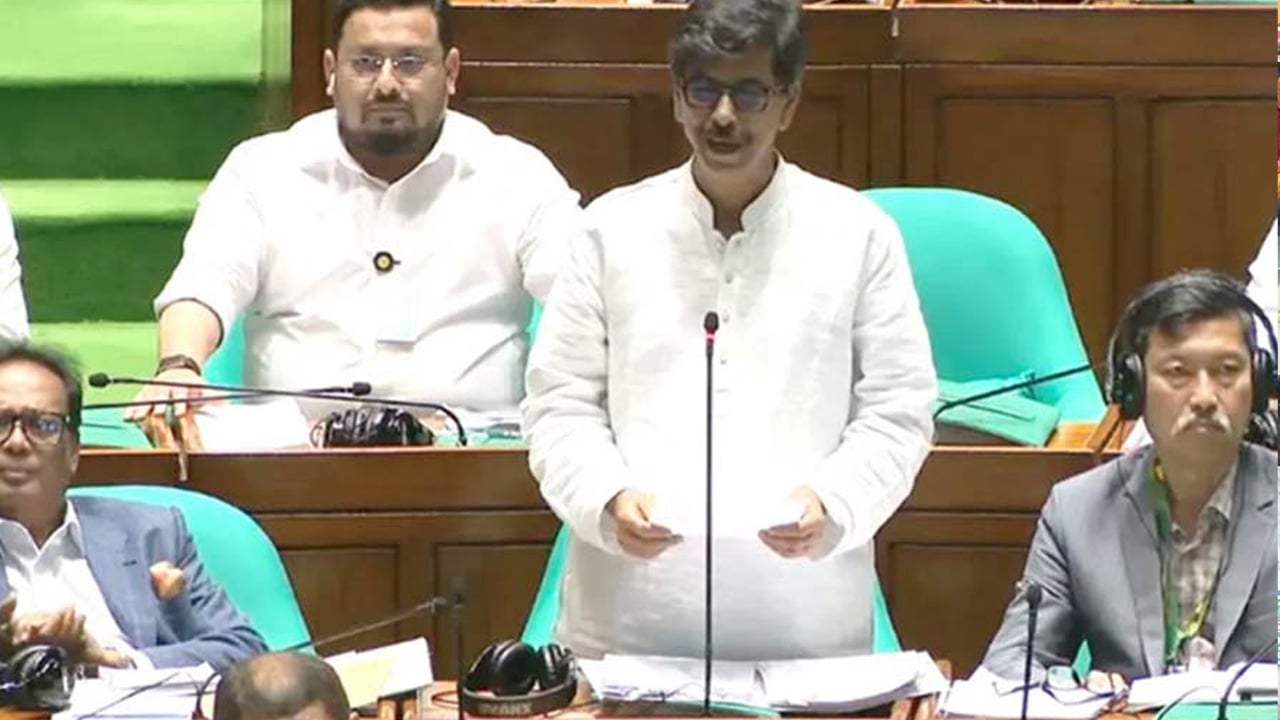 মুরগি নিয়ে আছি, পুলিশ আমার সঙ্গে নাই, সংসদে মৎস্য ও প্রাণিসম্পদমন্ত্রী