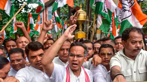 প্রধান নির্বাচন কমিশনারের পদত্যাগ দাবিতে ভারতজুড়ে বিক্ষোভ
