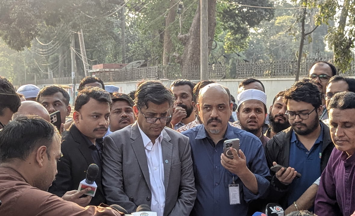 জাতীয় ঐকমত্য কমিশনের বৈঠকে ২৬ দল ও জোটের ১০০ নেতা