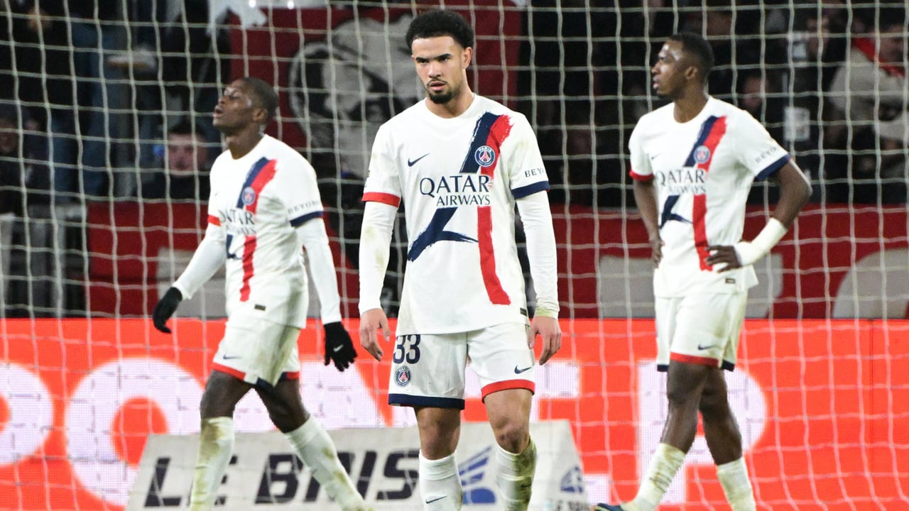 কোচহীন দলের কাছে হারল পিএসজি