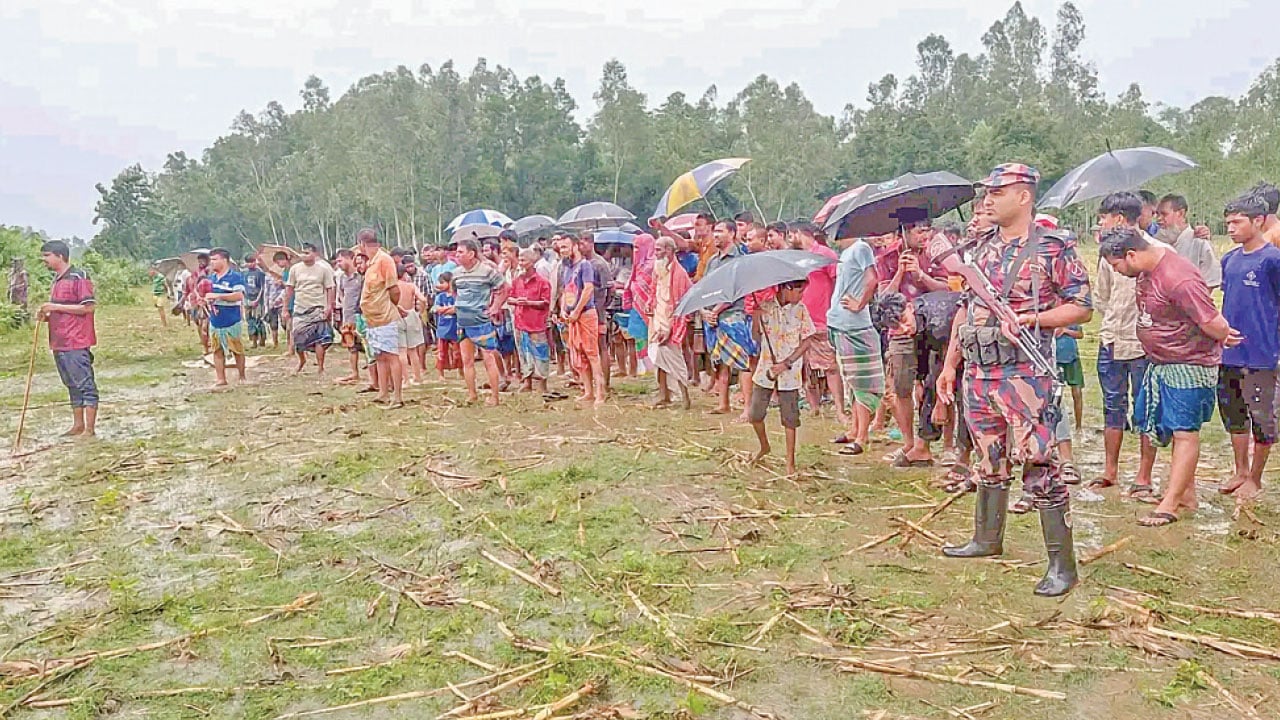 পুশইন ঠেকাতে বিজিবির পাশাপাশি অতন্দ্র প্রহরীর ভূমিকায় গ্রামবাসী