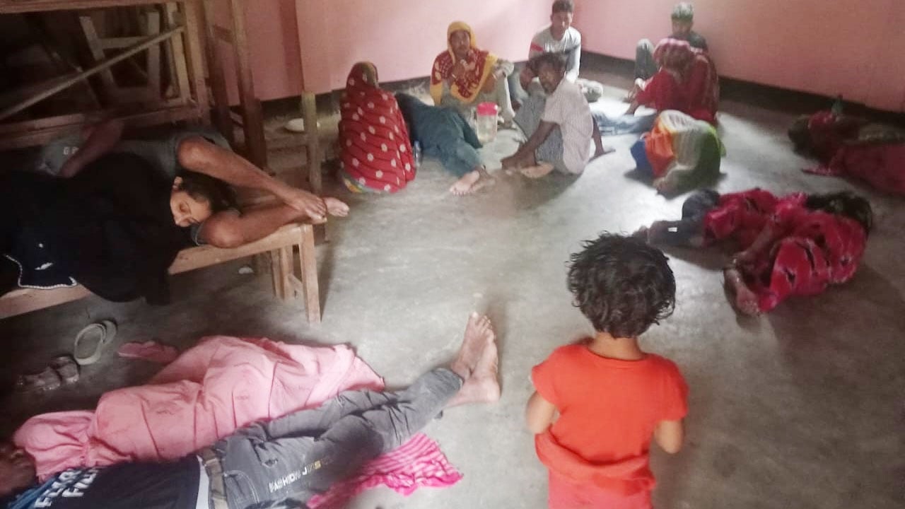 সীমান্তে ফের বিএসএফের পুশইন: বড়লেখায় নারী-শিশুসহ আটক ৪৪