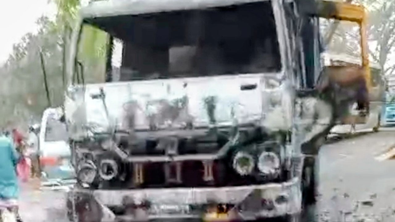 বালুবাহী ড্রাম ট্রাকের সঙ্গে মোটরসাইকেলের সংঘর্ষে পিতা-পুত্র নিহত