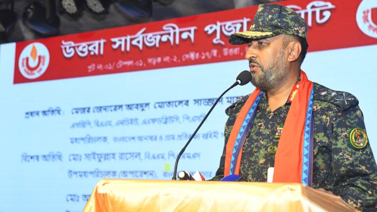 রাজধানীর উত্তরা মন্দিরে আনসার ডিজির পরিদর্শন