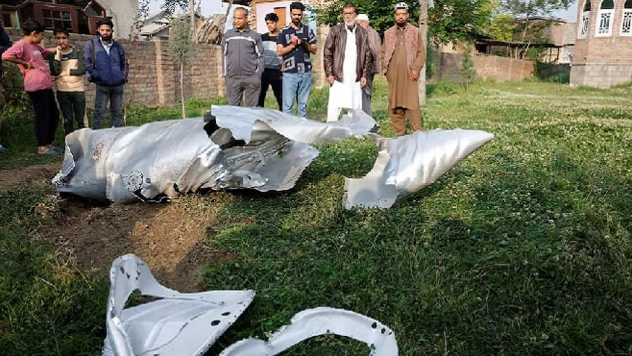 রাফাল পাইলটের মৃত্যুর কথা স্বীকার দিল্লির
