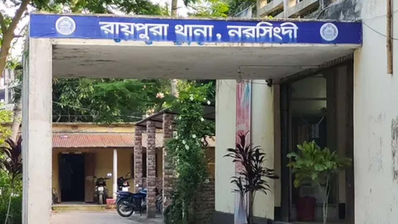 শিশুসন্তানকে কুপিয়ে হত্যা, মা আটক