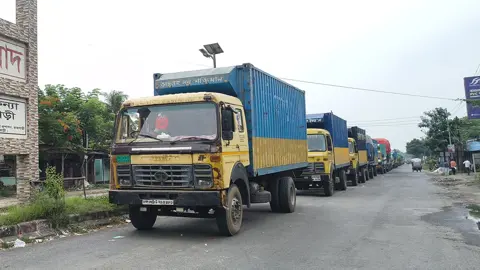 দৌলতদিয়া-পাটুরিয়ায় তীব্র স্রোতে ব্যাহত ফেরি চলাচল, শত শত যানবাহনের দীর্ঘ সারি