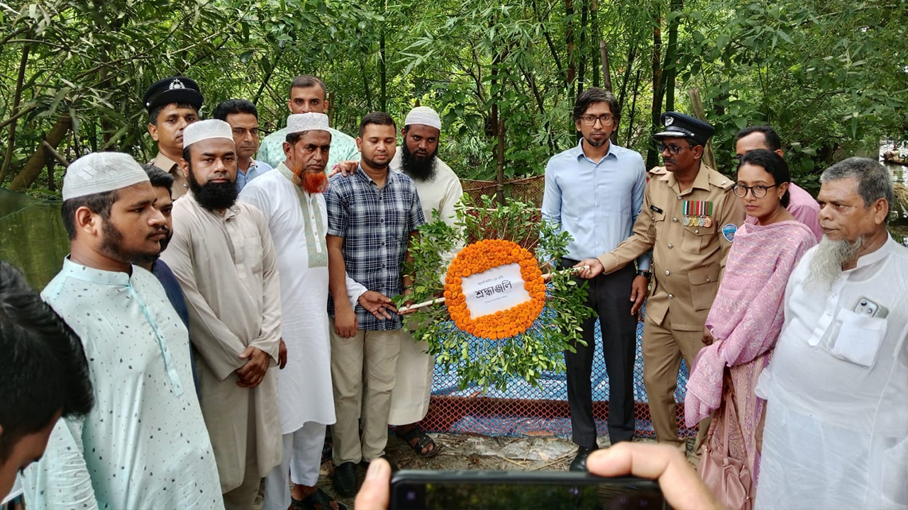 রাজৈরে শহীদদের কবর জিয়ারত ও শ্রদ্ধা নিবেদন
