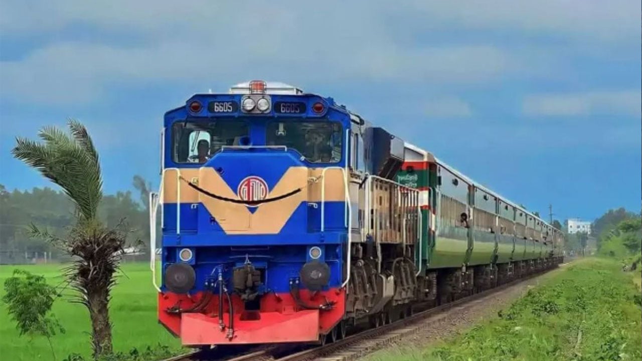 রাজশাহীর সঙ্গে সারা দেশের রেল যোগাযোগ বন্ধ
