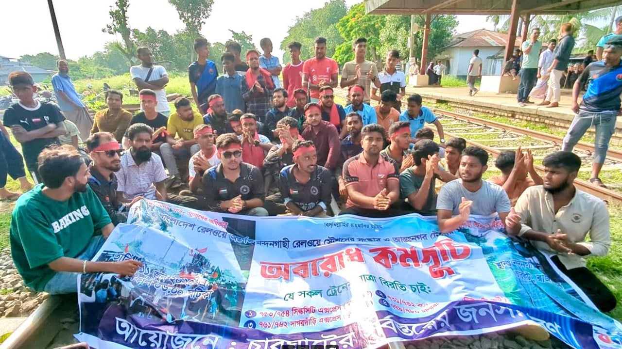 তিন ঘণ্টা পর রাজশাহীর সাথে রেল যোগাযোগ স্বাভাবিক