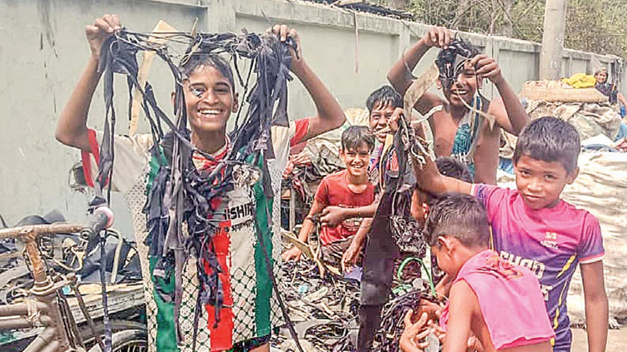 যেভাবে কাটে রাজশাহীর এতিম পথশিশুদের ঈদের দিন