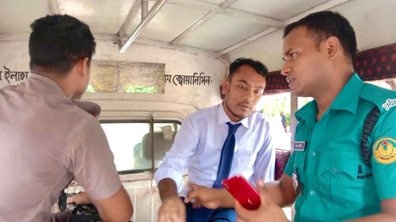 রাজশাহীতে পরীক্ষা দিতে এসে নিষিদ্ধ ছাত্রলীগ নেতা আটক
