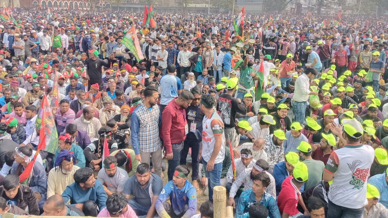 রাজশাহীতে তারেক রহমানের সমাবেশ ঘিরে নেতাকর্মীদের ঢল