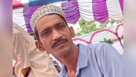 মুদি দোকানে পেট্রল বোমা মেরে আগুন, দোকানিকে কুপিয়ে হত্যা