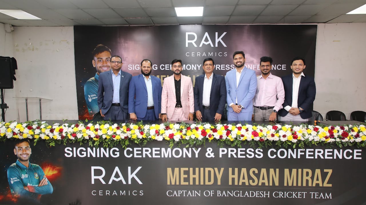 আরএকে সিরামিকস মহেদী হাসান মিরাজের সঙ্গে চুক্তি নবায়ন করলো
