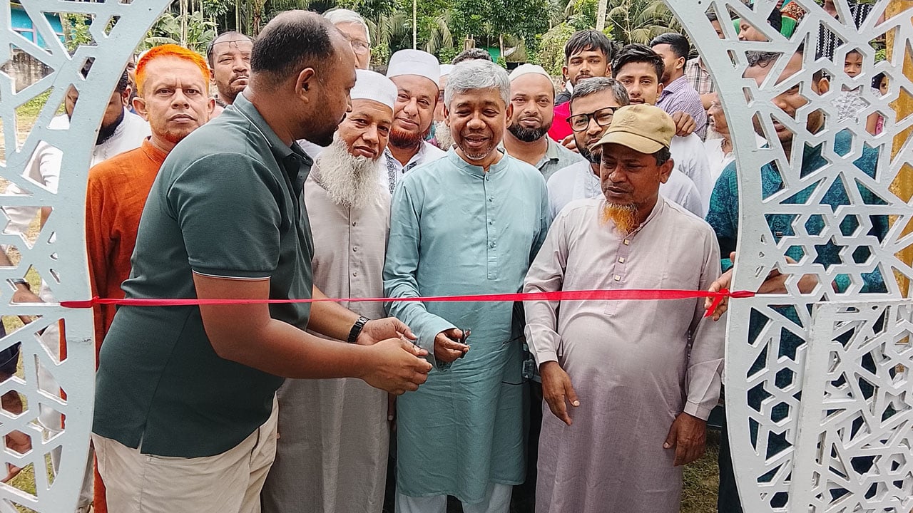 ‘খেলাধুলা ও বই পড়ার মাধ্যমে তরুণদের মাদক থেকে দূরে রাখতে হবে’