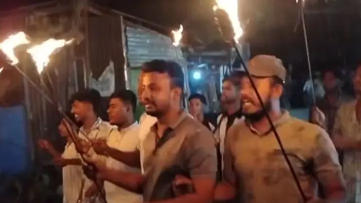 এমপি সেলিমকে লিগ্যাল নোটিশের প্রতিবাদে রামগঞ্জে ছাত্রদলের মশাল মিছিল