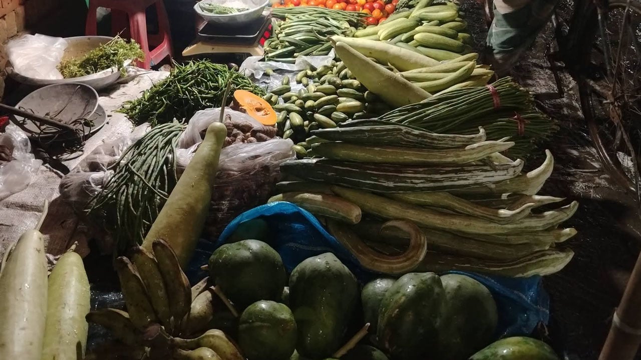 নিত্যপণ্যের লাগামহীন দামবৃদ্ধি, রামগঞ্জে চরম বিপাকে নিম্ন ও মধ্যবিত্তরা