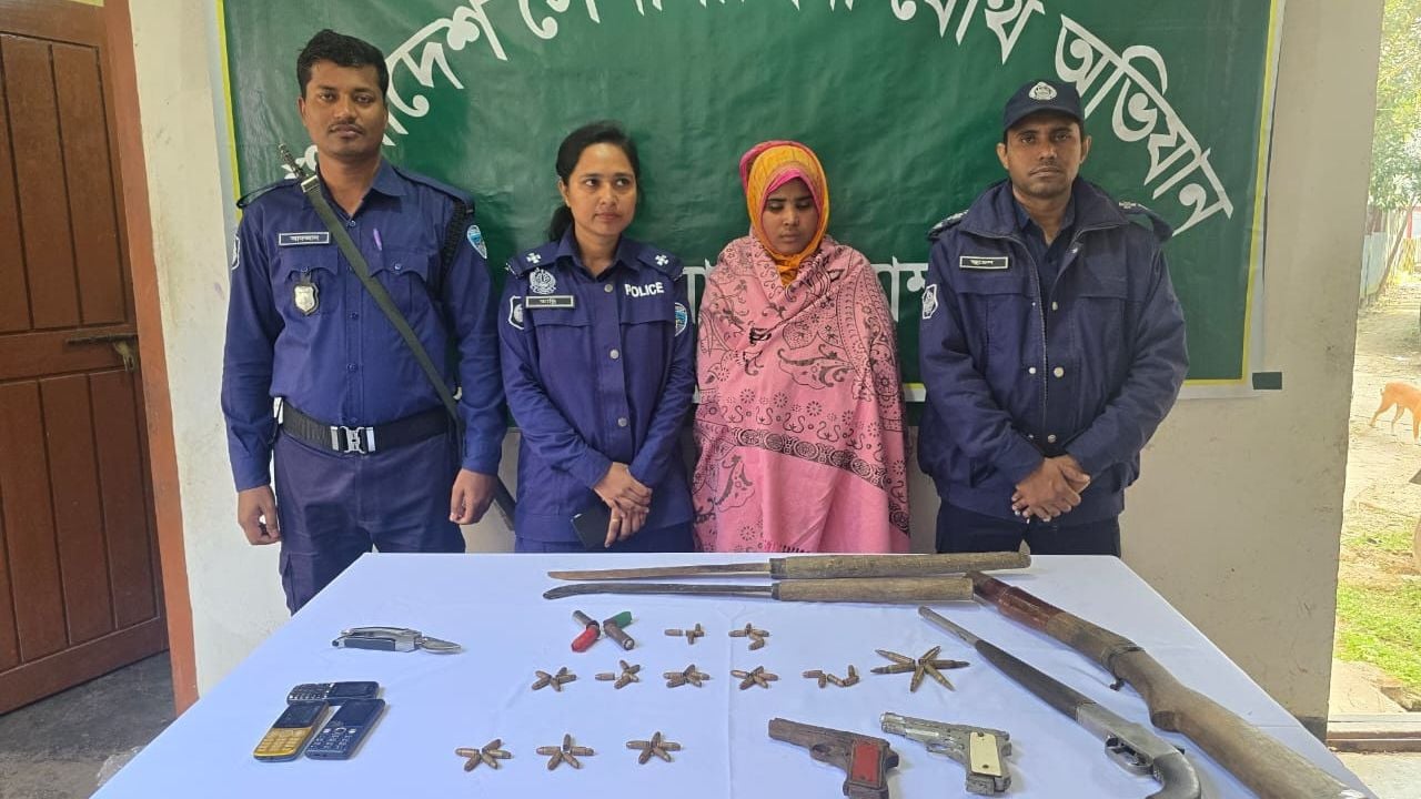 রামুতে বিপুল পরিমাণ অস্ত্র উদ্ধার