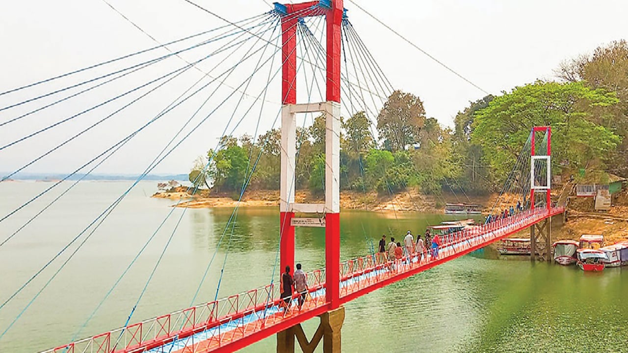 ঈদে পর্যটকের অপেক্ষায় রাঙামাটির পাহাড়