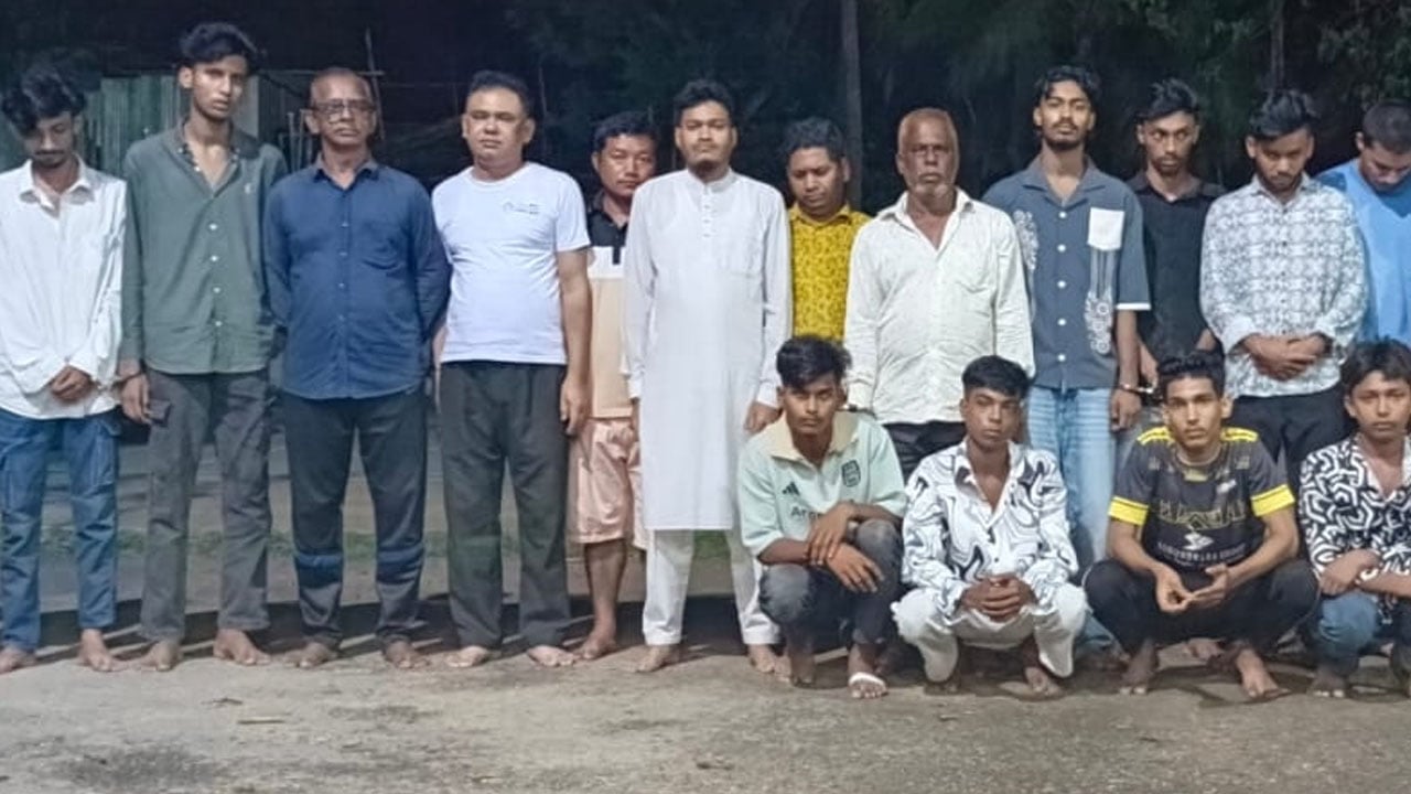 রাঙ্গামাটিতে নিষিদ্ধ আ.লীগ নেতাসহ ২১ জন আটক