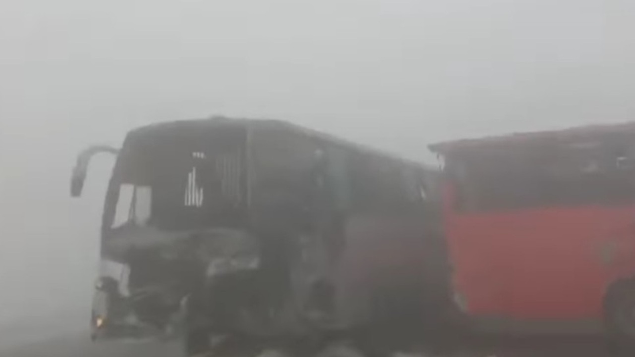 রংপুরে ঘন কুয়াশা, সড়ক দুর্ঘটনায় আহত ২৫